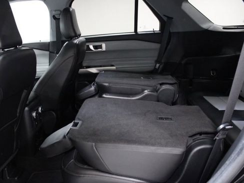Used 2022 Ford Explorer XLT w/ Equipment Group 202A image 39