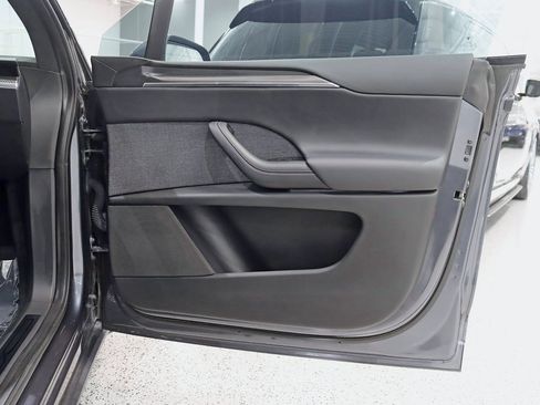 Used 2022 Tesla Model X Plaid image 29