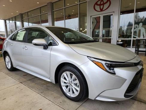 New 2026 Toyota Corolla XLE FWD image 4