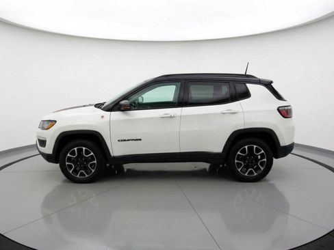 Used 2025 Jeep Compass Trailhawk image 4