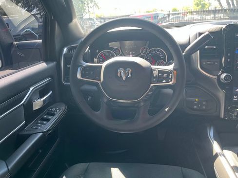Used 2025 RAM 2500 Big Horn AWD/4WD image 5