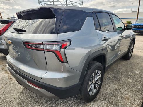 Used 2026 Chevrolet Equinox LT image 5