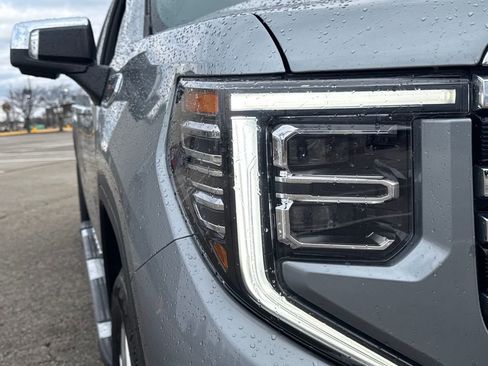 Used 2023 GMC Sierra 1500 SLT w/ SLT Premium Plus Package image 12