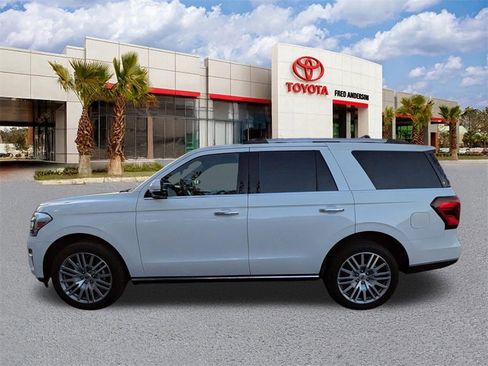 Used 2022 Ford Expedition Limited image 7