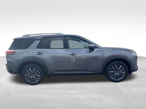 Used 2024 Nissan Pathfinder SL w/ SL Premium Package AWD/4WD image 7