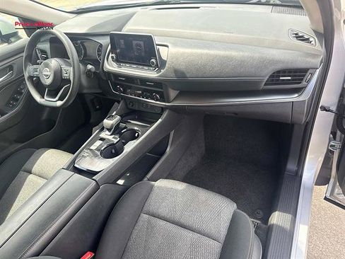 Used 2024 Nissan Rogue SV FWD image 12