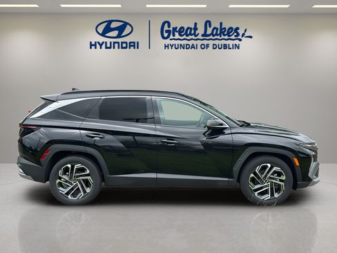 Certified 2025 Hyundai Tucson Limited FWD image 6