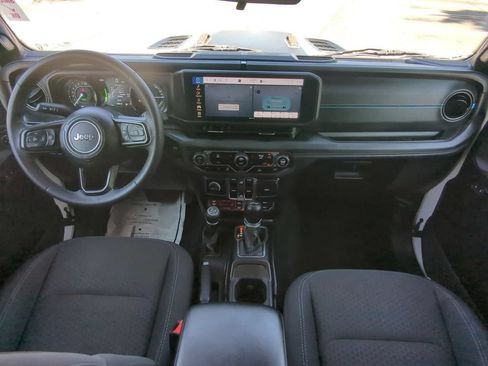 Used 2024 Jeep Wrangler Unlimited Rubicon 4xe AWD/4WD image 22