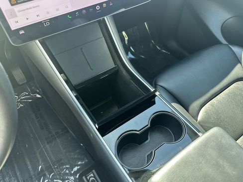 Used 2021 Tesla Model Y Long Range image 29