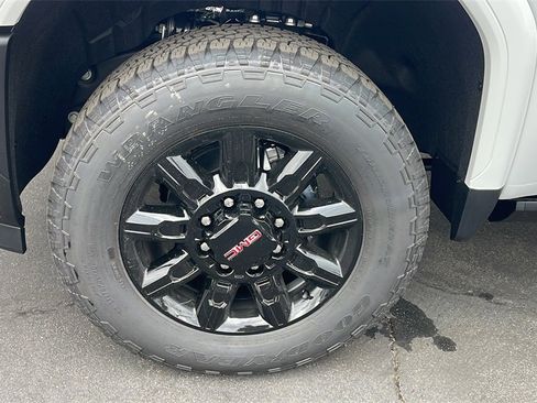New 2026 GMC Sierra 2500 AT4 w/ AT4 Premium Plus Package image 9