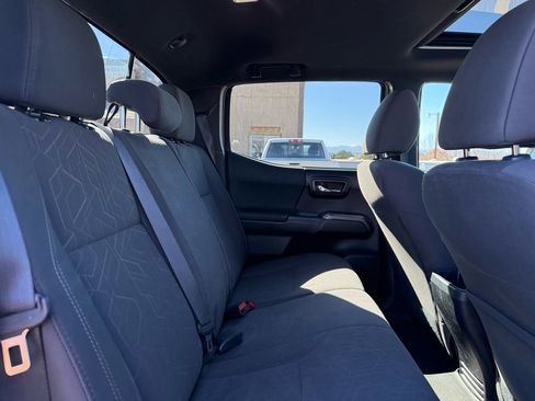 Used 2017 Toyota Tacoma TRD Off-Road image 26