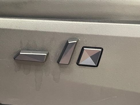 Used 2024 Tesla Cybertruck AWD Crew Cab image 15