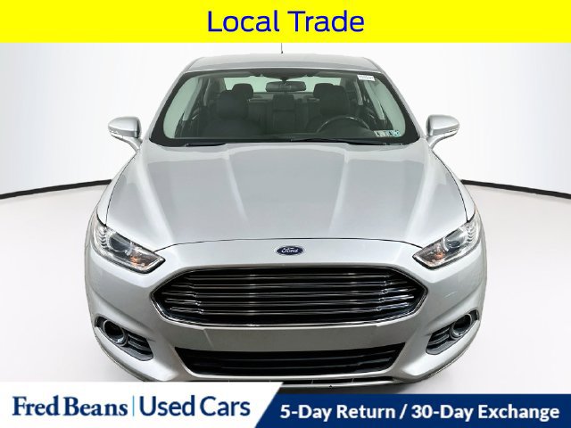 Used 2016 Ford Fusion SE FWD image 2