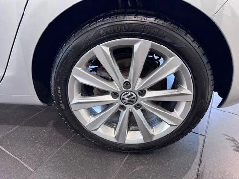 Used 2012 Volkswagen Golf TDI image 28