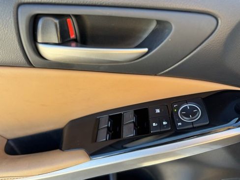 Used 2017 Lexus IS 200t w/ Premium Package image 8