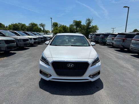 Used 2017 Hyundai Sonata Limited FWD image 2