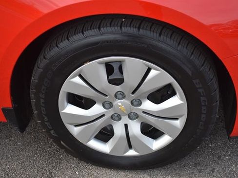 Used 2014 Chevrolet Cruze LS FWD image 11