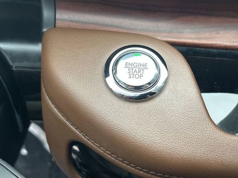 Certified 2023 Lincoln Aviator Reserve w/ Equipment Group 201A image 21