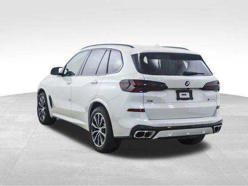 Used 2025 BMW X5 M60i image 3