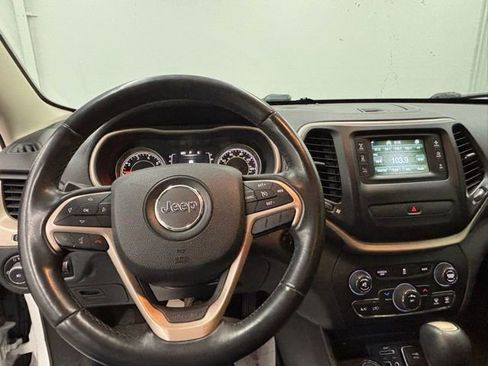 Used 2015 Jeep Cherokee Latitude image 16