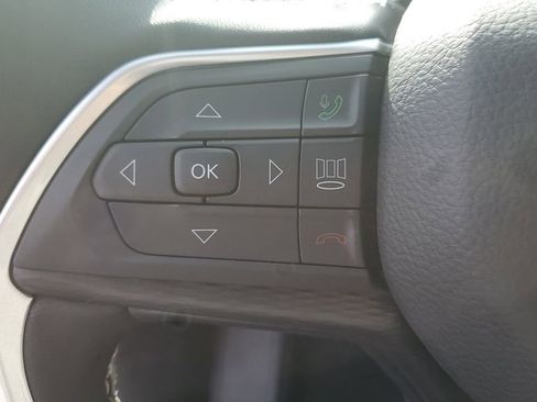 New 2025 Jeep Grand Cherokee Altitude image 30