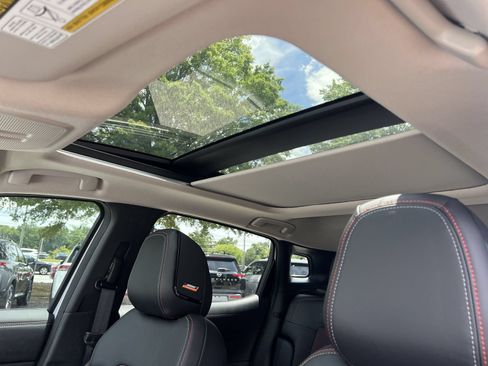 New 2026 Nissan Kicks SR w/ SR Premium Package FWD image 12