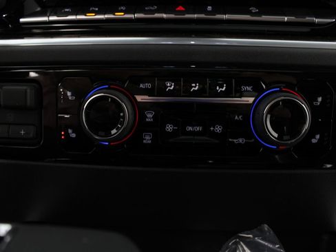 New 2026 Chevrolet Silverado 1500 LT Trail Boss w/ LT Trail Boss Premium Package AWD/4WD image 7