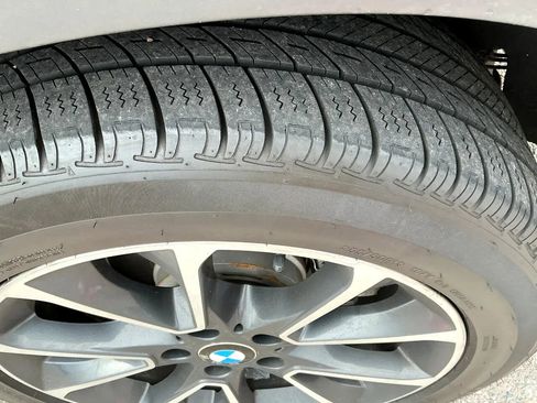 Used 2017 BMW X5 xDrive40e image 10