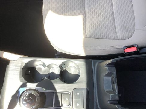 Used 2020 Ford Escape SE image 23