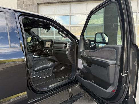 Used 2025 Ford F350 Platinum image 21