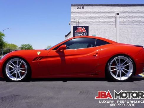 Used 2014 Ferrari California RWD image 48