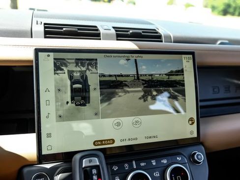 New 2026 Land Rover Defender 110 X-Dynamic SE AWD/4WD image 30