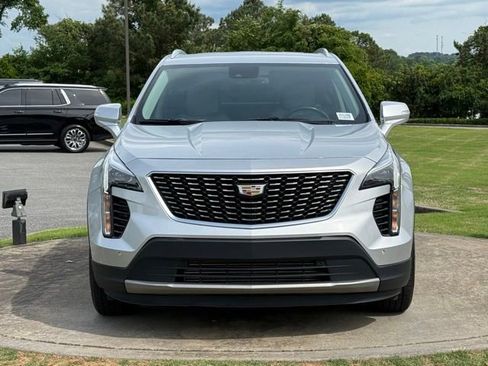 Used 2022 Cadillac XT4 Premium Luxury w/ Safety Alert Package FWD image 2