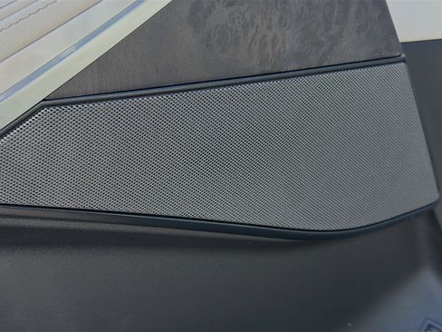 New 2026 BMW X5 xDrive50e w/ Executive Package image 24