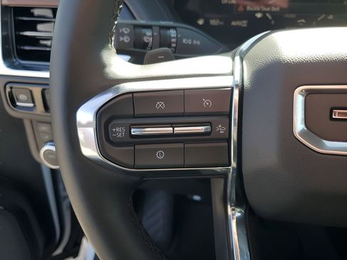 Certified 2025 GMC Yukon Denali image 33