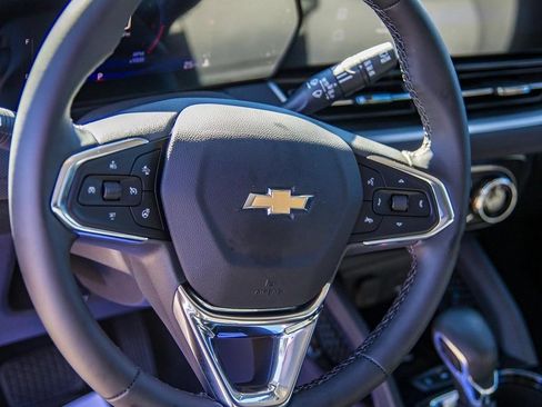 New 2025 Chevrolet TrailBlazer LT w/ Convenience Package FWD image 21