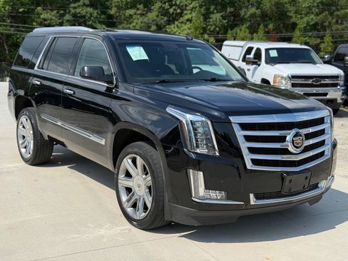 Used 2015 Cadillac Escalade Luxury AWD/4WD image 1