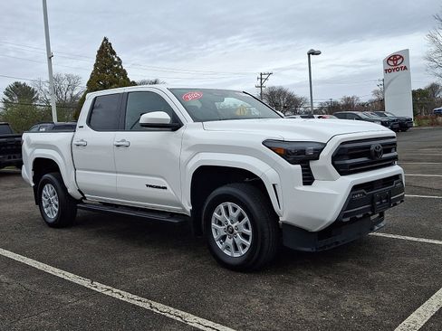 Certified 2024 Toyota Tacoma SR5 AWD/4WD image 1
