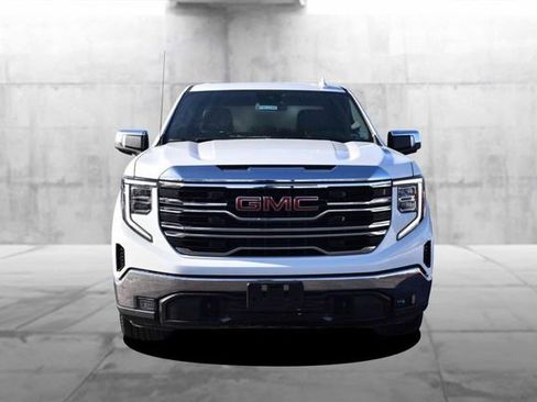 Used 2025 GMC Sierra 1500 SLT image 4