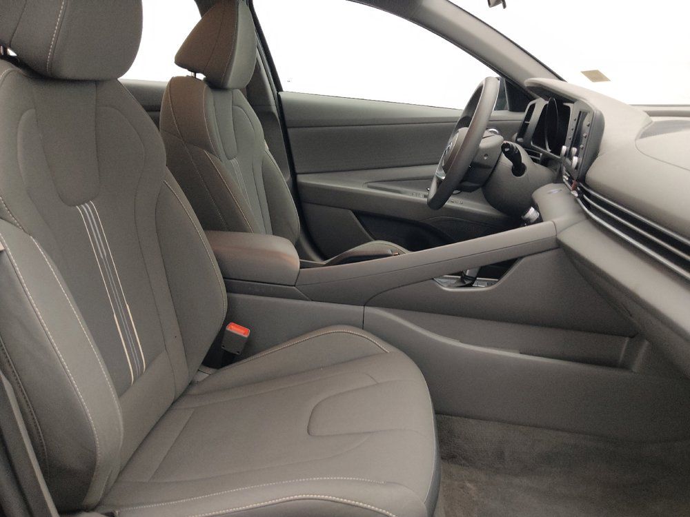 Used 2023 Hyundai Elantra SEL FWD image 21
