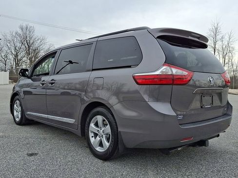 Used 2015 Toyota Sienna LE image 7