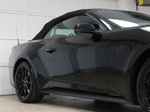 Used 2025 Ford Mustang GT Premium RWD image 17