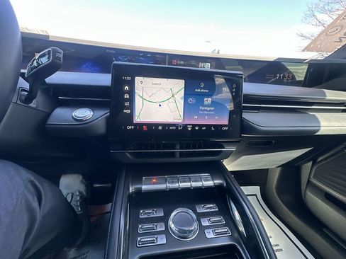 Used 2025 Lincoln Nautilus Premier w/ Jet Appearance Package image 22