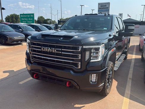 Used 2023 GMC Sierra 2500 AT4 AWD/4WD image 2