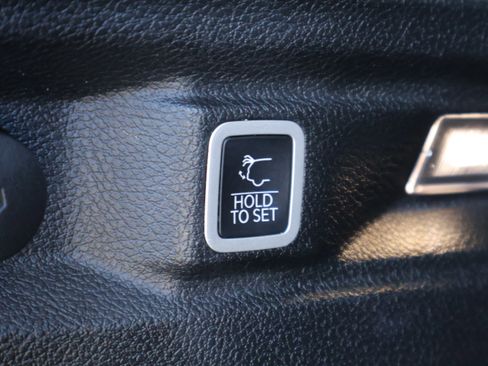 Used 2021 Jeep Grand Cherokee L Limited w/ Luxury Tech Group II image 23