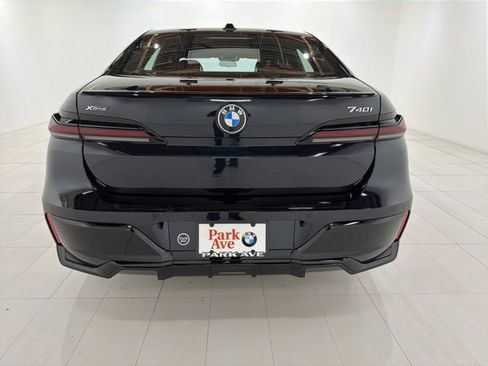 Used 2026 BMW 740i xDrive w/ Premium Package AWD/4WD image 4