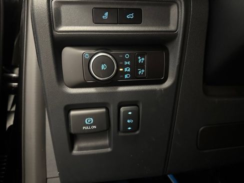 Used 2023 Ford Expedition Limited AWD/4WD image 18