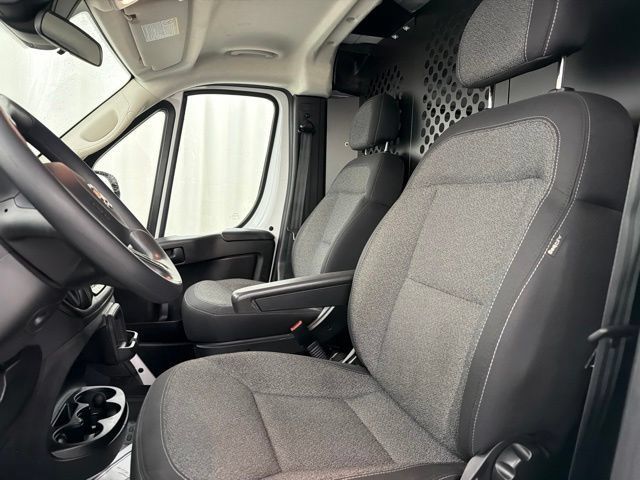 Used 2025 RAM ProMaster 2500 w/ U-Haul Equipment Group FWD image 9