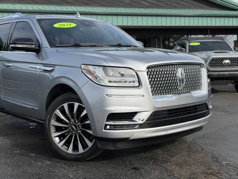 Used 2021 Lincoln Navigator L Reserve image 3