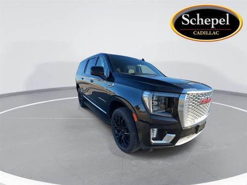 Used 2024 GMC Yukon XL Denali image 2